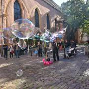 Eglise St Matthieu-Le souffleur de bulles