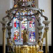 La maître-autel date de 1706