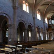 Le bas-côté sud , la nef et les orgues