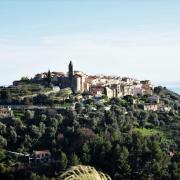 Le village de Castellar, Alpes-Maritimes, est situé sur la colline St Sébastien...