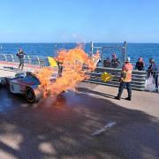 Une F1 a pris feu sur la piste...