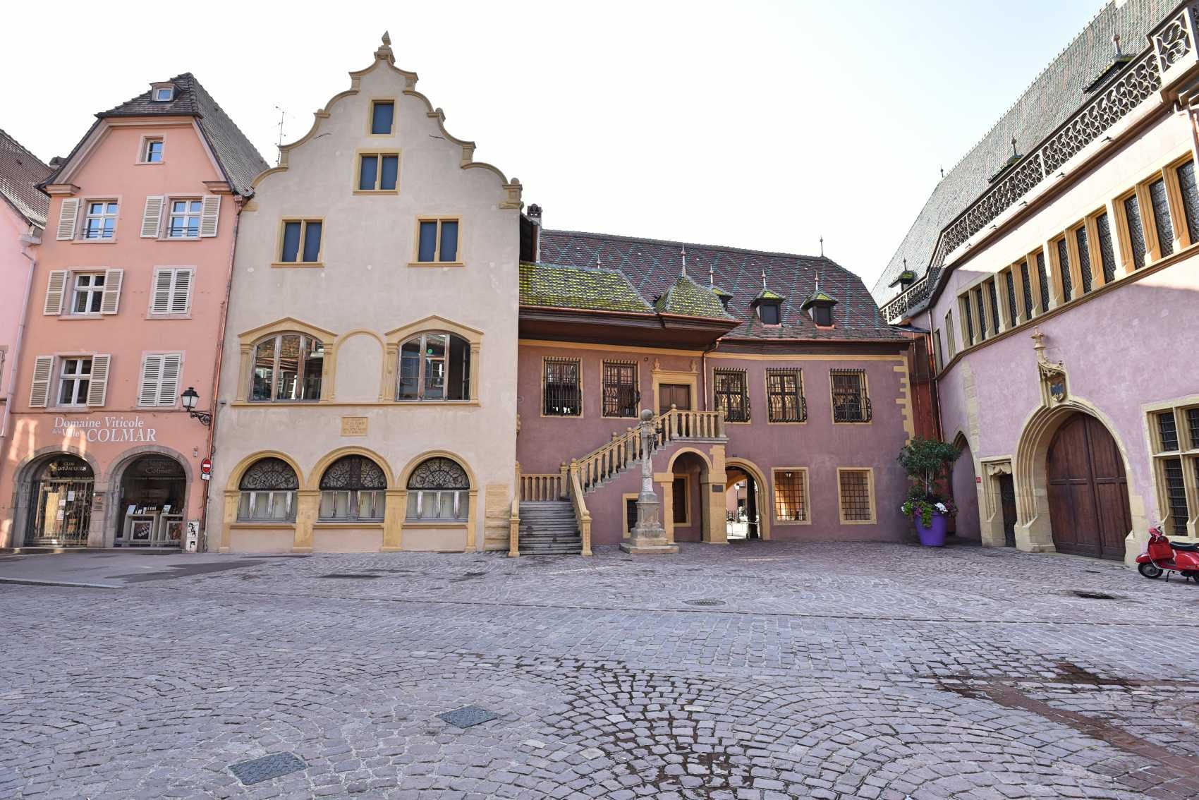 Le 2eme bâtiment à gauche dit Ankenhaus date du XVI siècle...