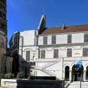 Le musée des Beaux Arts jouxte la cathédrale saint Pierre