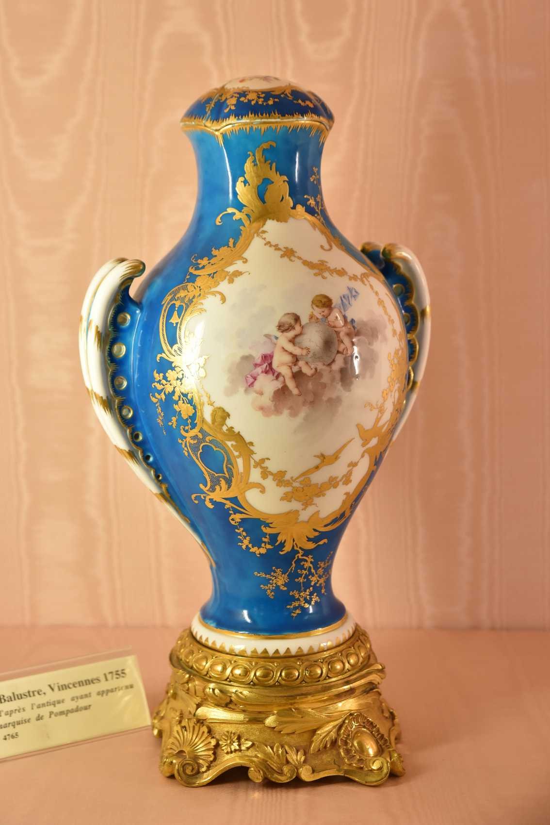 Vase balustre, Vincennes de 1755