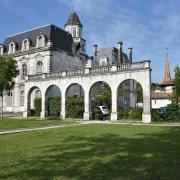 Le château de Dampierre du XIX siècle accueille...