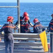 ... et transporté rapidement vers le poste de secours