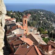 ...sur les toits de l'église sainte Marguerite, du Cap Martin et de la méditerranée