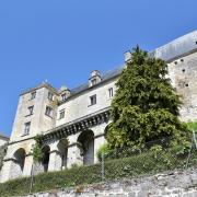 Le château des Sires de Pons du XVII° s bâti à l'emplacement de l'ancienne forteresse