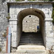 ....qui donne accès au grand escalier.....