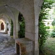 ...une aile du cloître