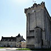 Less murs côté nord du donjon ont 4 m d'épaisseur