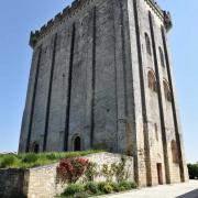 Le donjon culmine à 30 m autorisant une belle vue sur Pons