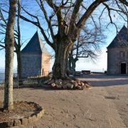 A gauche le chapelle des Anges, à droite celle des Larmes