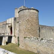 ...à protéger l'estuaire de la Charente et l'Arsenal Royal de Rochefort