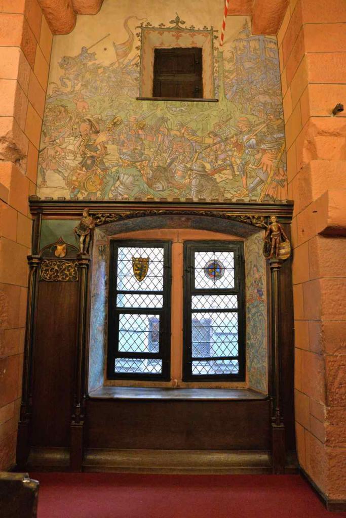 Alcôve de la salle de l'Empereur Guillaume II surmontée d'un fresque
