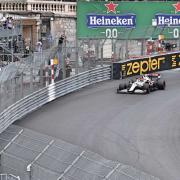 Classé 10ème Alfa Romeo n°99 pilote Antonoi Giovinazzi au virage du bureau de tabac