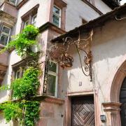 Ancien hôtel à la Couronne et son bel oriel