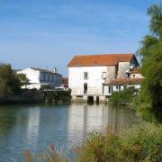 Ancien moulin à eau-marée sur le port