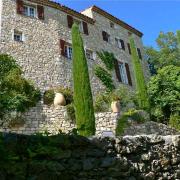 Ancienne dépendance du château devenue Les Roses Trémières