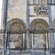 Arcades aveugles du côté gauche de la façade du rez-de-chaussée