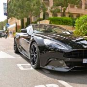 Aston Martin  Vanquish S Vitesse 323 km/h Accélération 0 à 100 km:h en 3,5 s