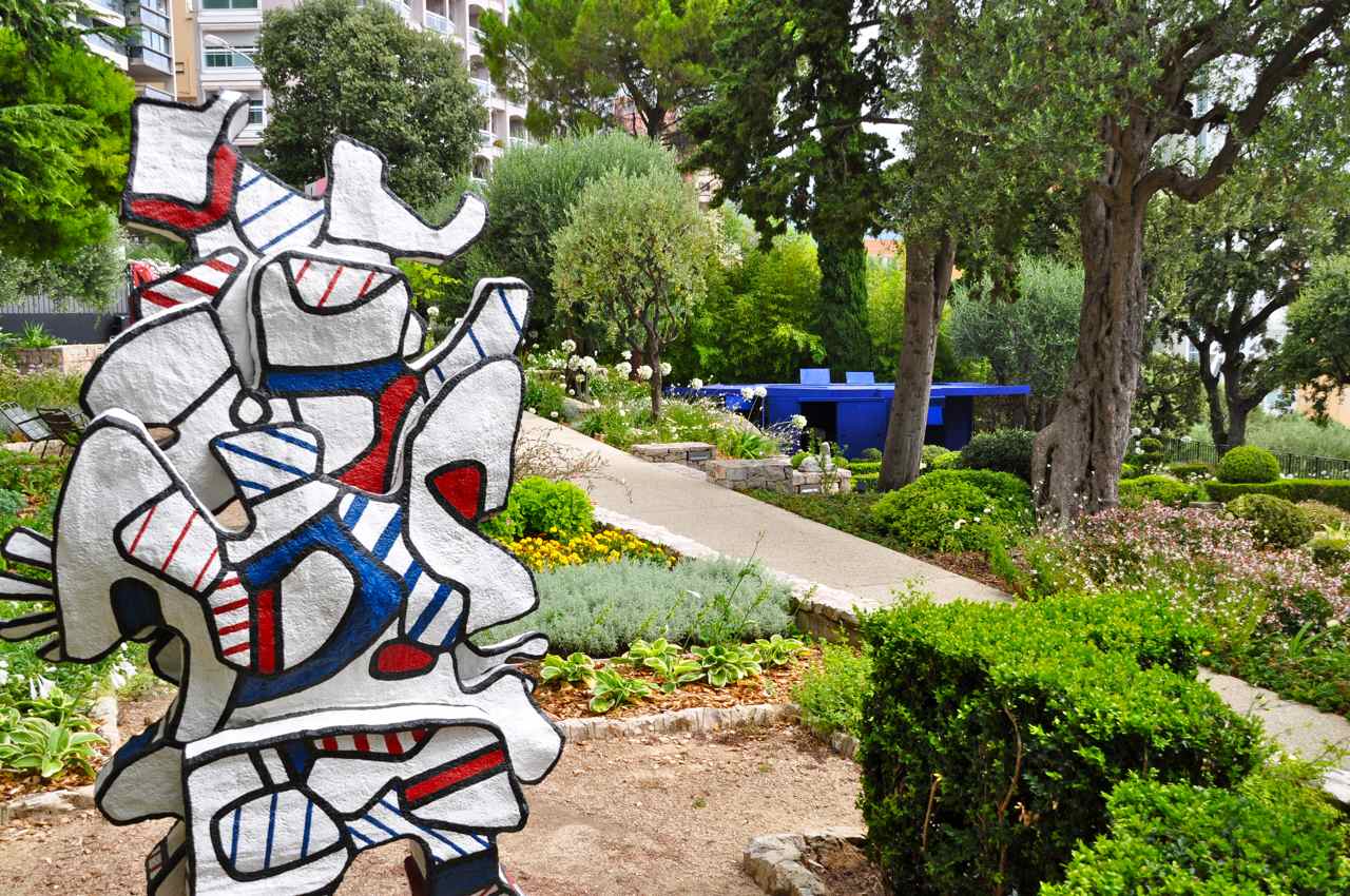 Au fond du jardin italien la maison sculpture