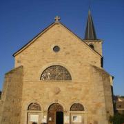 Aumont-Aubrac L'église Saint-Étienne est un ancien prieuré bénédictin
