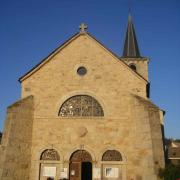 Aumont-Aubrac. L'église Saint-Étienne est un ancien prieuré bénédictin