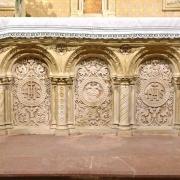 Bel autel roman du choeur (fin du XIIe siècle ?)