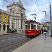 ... avant de prendre le tramway pour continuer notre visite de Lisbonne