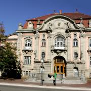 Les bains municipaux bâtis en 1906 servent d'extension au musée