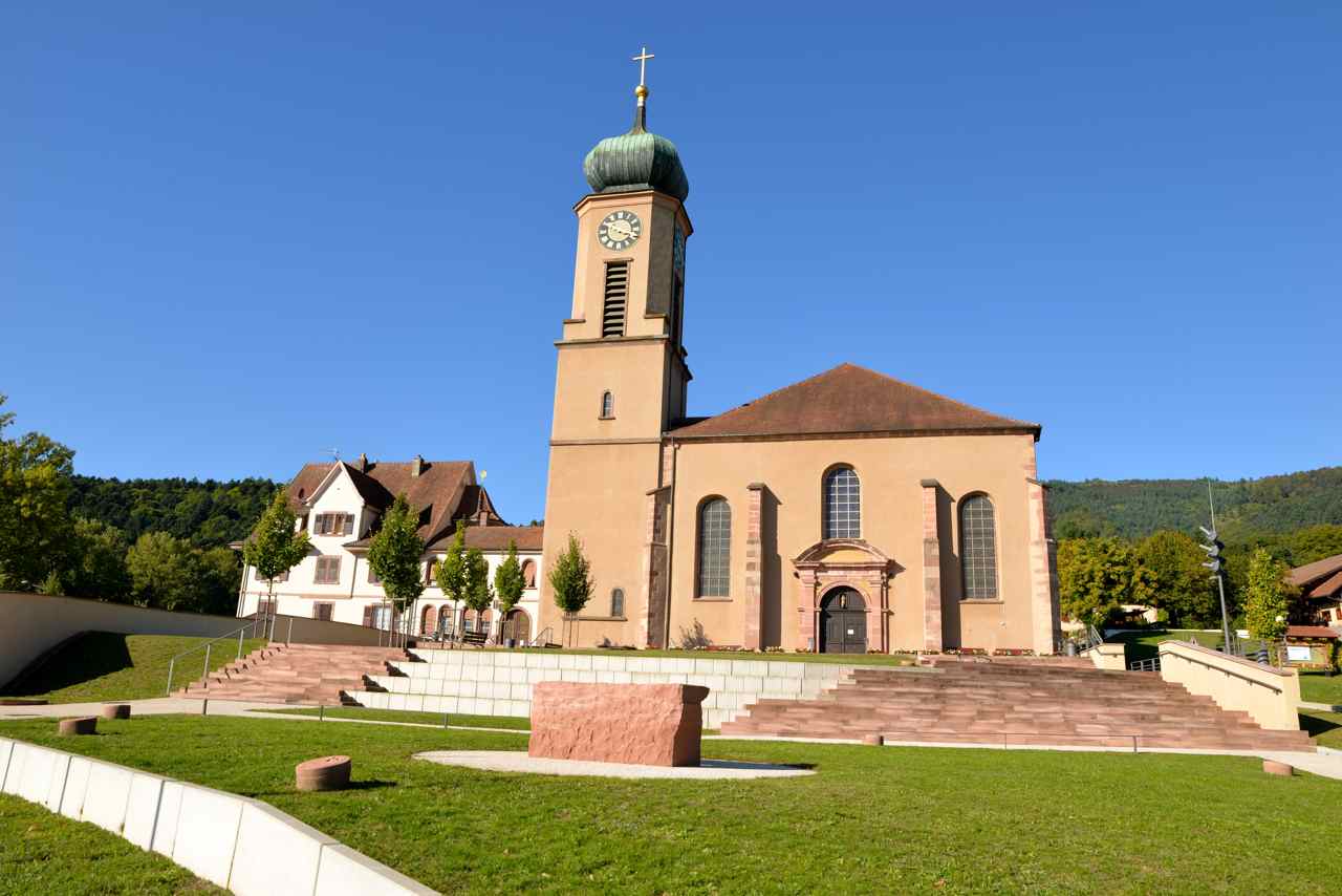 Basilique Notre-Dame de Thierenbach et son nouveau parvis