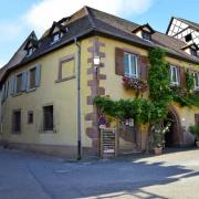 Belle maison de vigneron, place de la Mairie