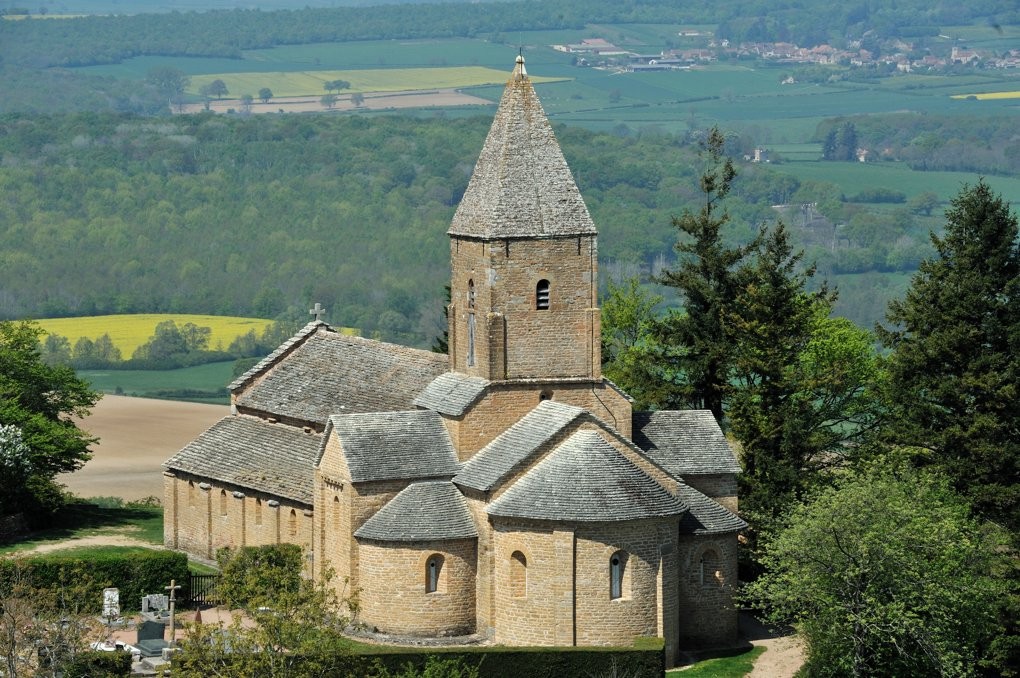 L'église romane St Pierre de Brancion date du XII° siècle