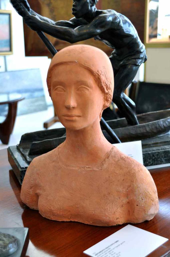 Buste de jeune fille de Antoniucci Volti (1915-1989)