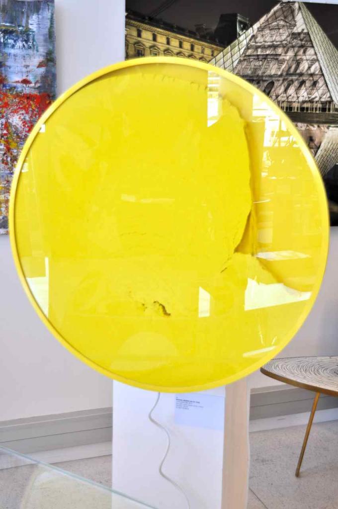 Cercle jaune clair de Manuel Mérida (2015)