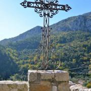 Cette croix est l'oeuvre du forgeron Yvan VERAN