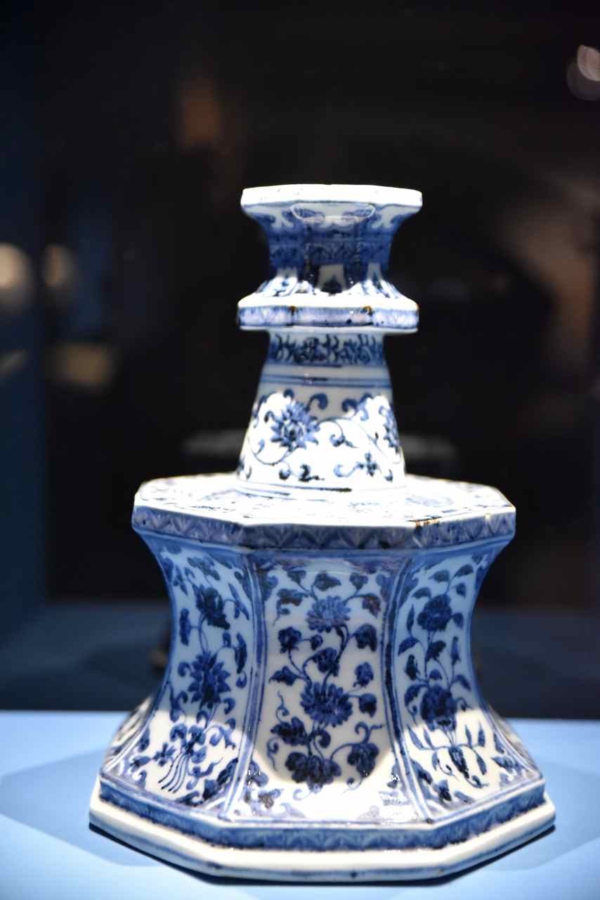 Chandelier octogonal-Porcelaine-Dynastie Ming, période Yongle(1403-1424)