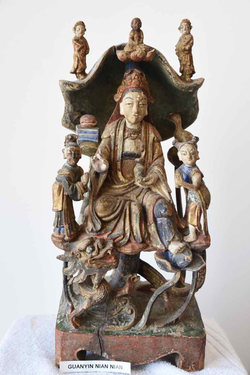 Chapastana la posture en arc et le geste de l'argumenation