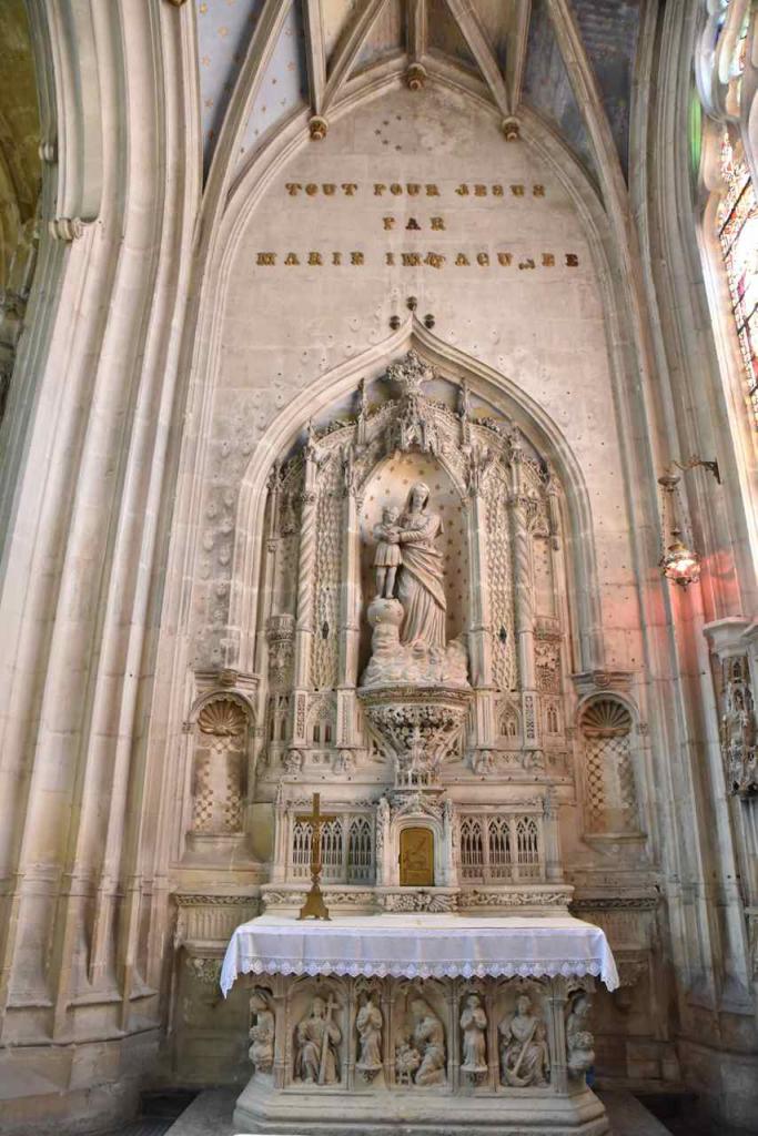 Chapelle Notre Dame des Victoires, son retable, son autel sculpté...