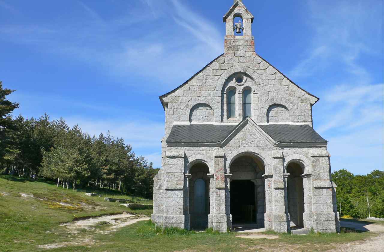 Chapelle St Roch située au col de l'Hospitalet à 1308 m d'altitude
