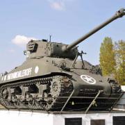 Char Sherman M4 A1 (USA) de la 2° Division Blindée (D.B)...