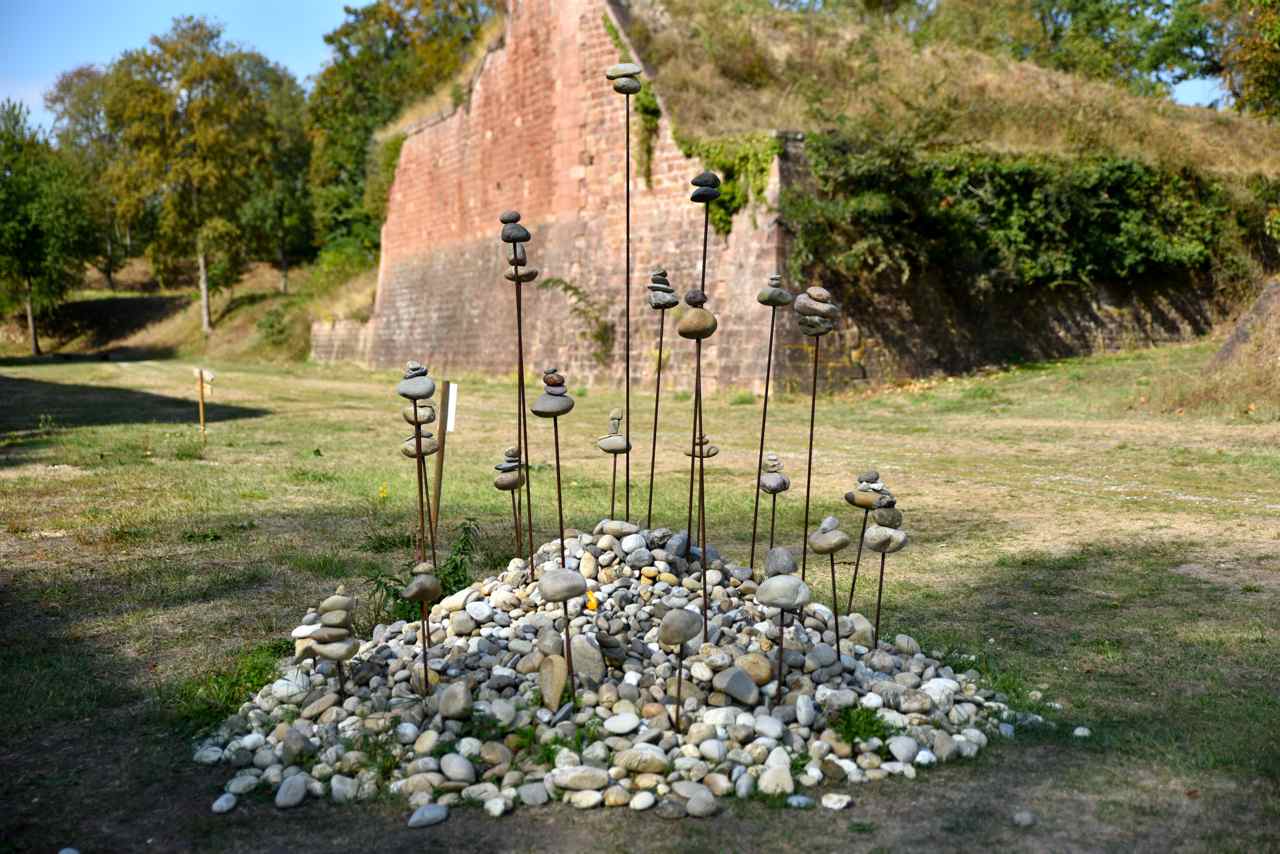 Collège de Volgelsheim-Pierres volantes : Hommage à Cornelia Konrads