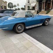 Corvette Sting Ray  cabriolet de 1964 à phares escamotables