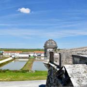 ...les marchands surveillaient le travail dans le marais et le chargement des bateaux