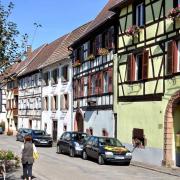 Dans cette rue la plupart des maisons datent du XVII° siècle