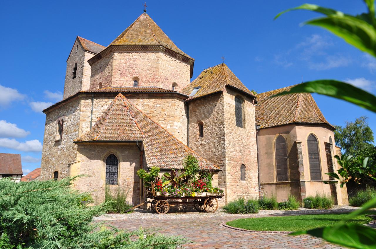 Vue arrière de l'église abbatiale