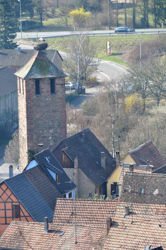 La tour des cigognes faisait partie des fortifications du village