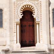 Le porche d'entrée de l'église