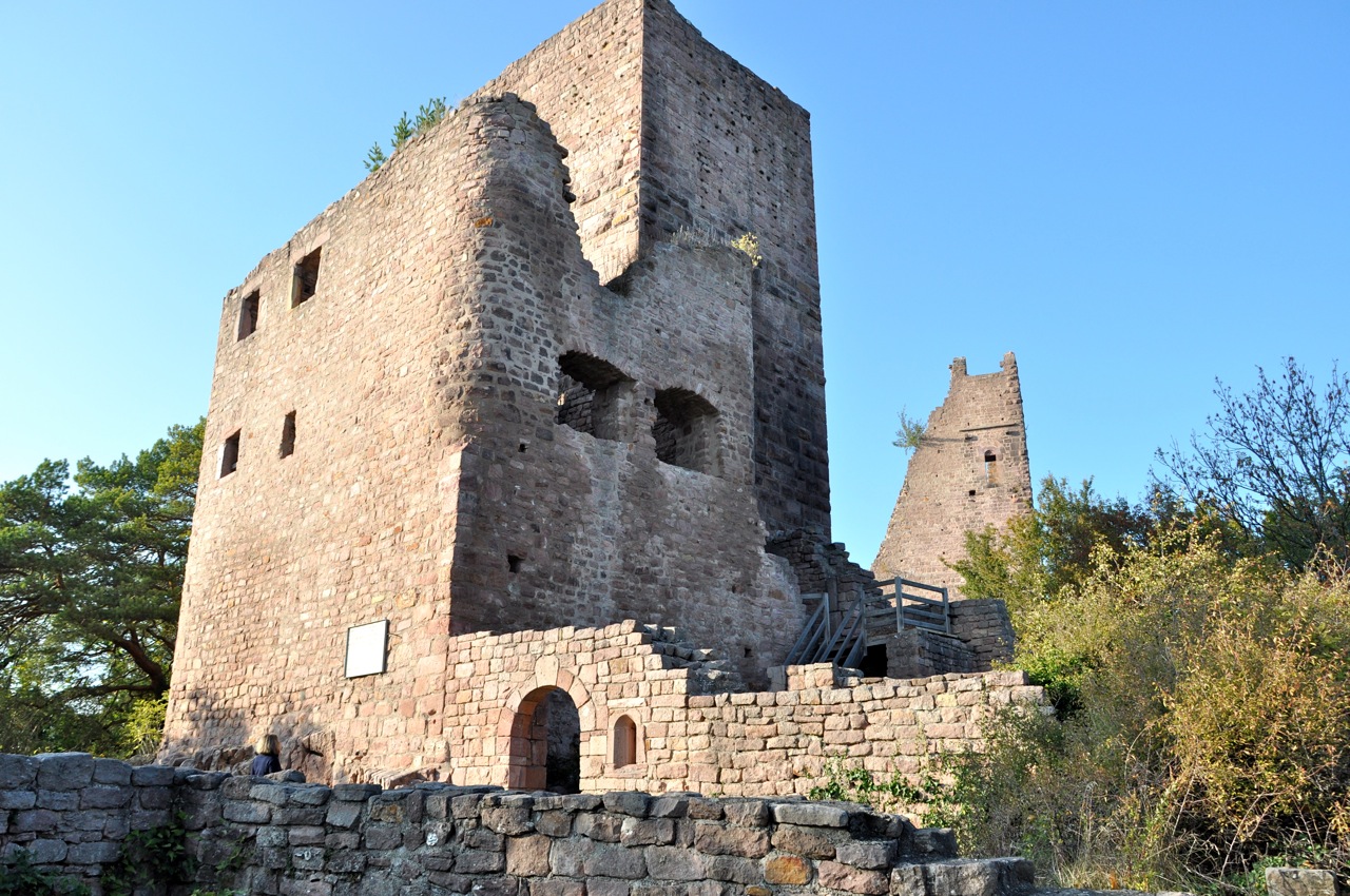 Husseren les Châteaux, château Wahlenbourg du XI° siècle